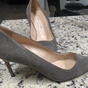 Manolo Blahnik pumps. Size 37.5. Gray. EUC Ret $825